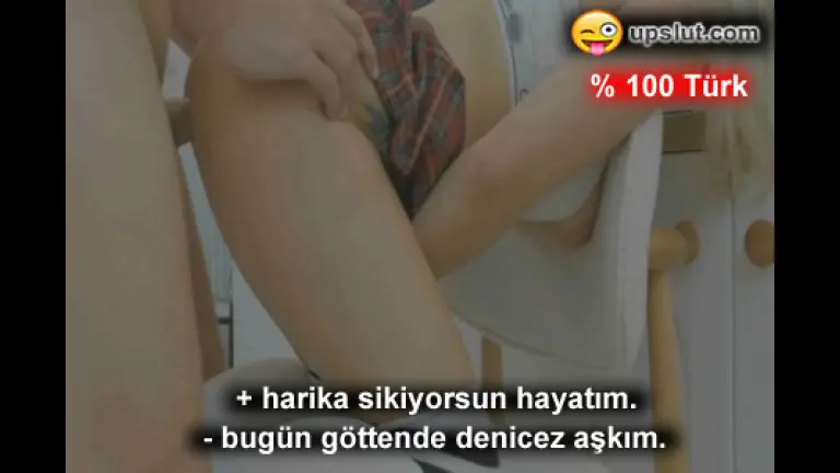 annesini oyalayip komsunun sikici ogluna sandalyede domaldi.jpg