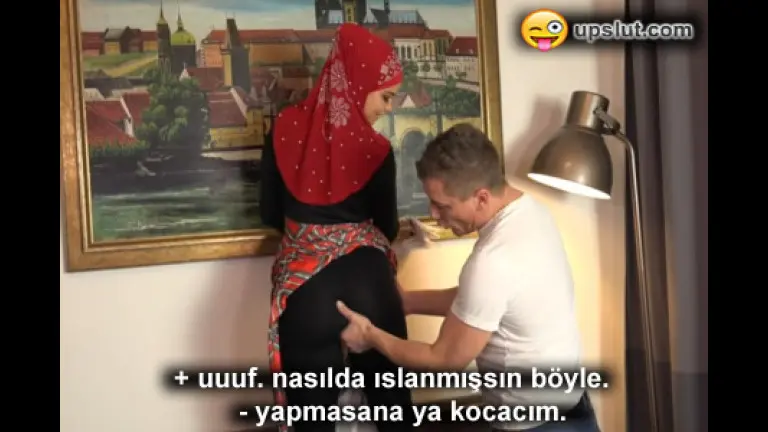 oksatmaya bayilan karisinin taytli gotunu avuclayip yarakladi.jpg