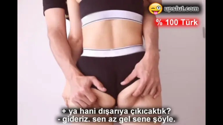 soyunurken istahi kabardigi karisini kalcadan mincikladi.jpg