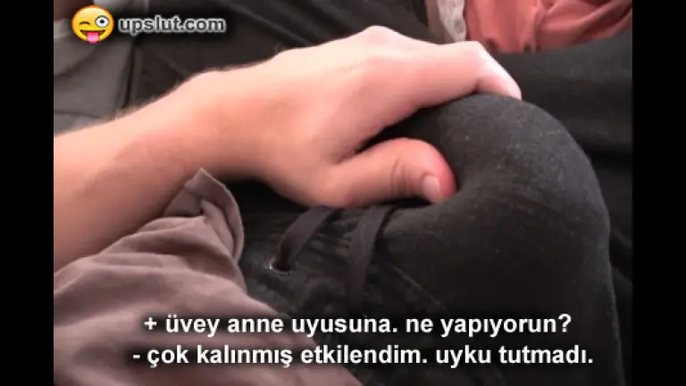 uykusunu kacirtan kalin yarakli uvey ogluna oksayarak sirnasti.jpg